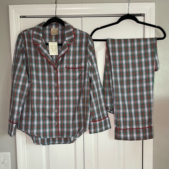 The Beaufort Bonnet Company Other - The Beaufort Bonnet Company Women’s Plaid “Let Me Lounge” Pajama Set